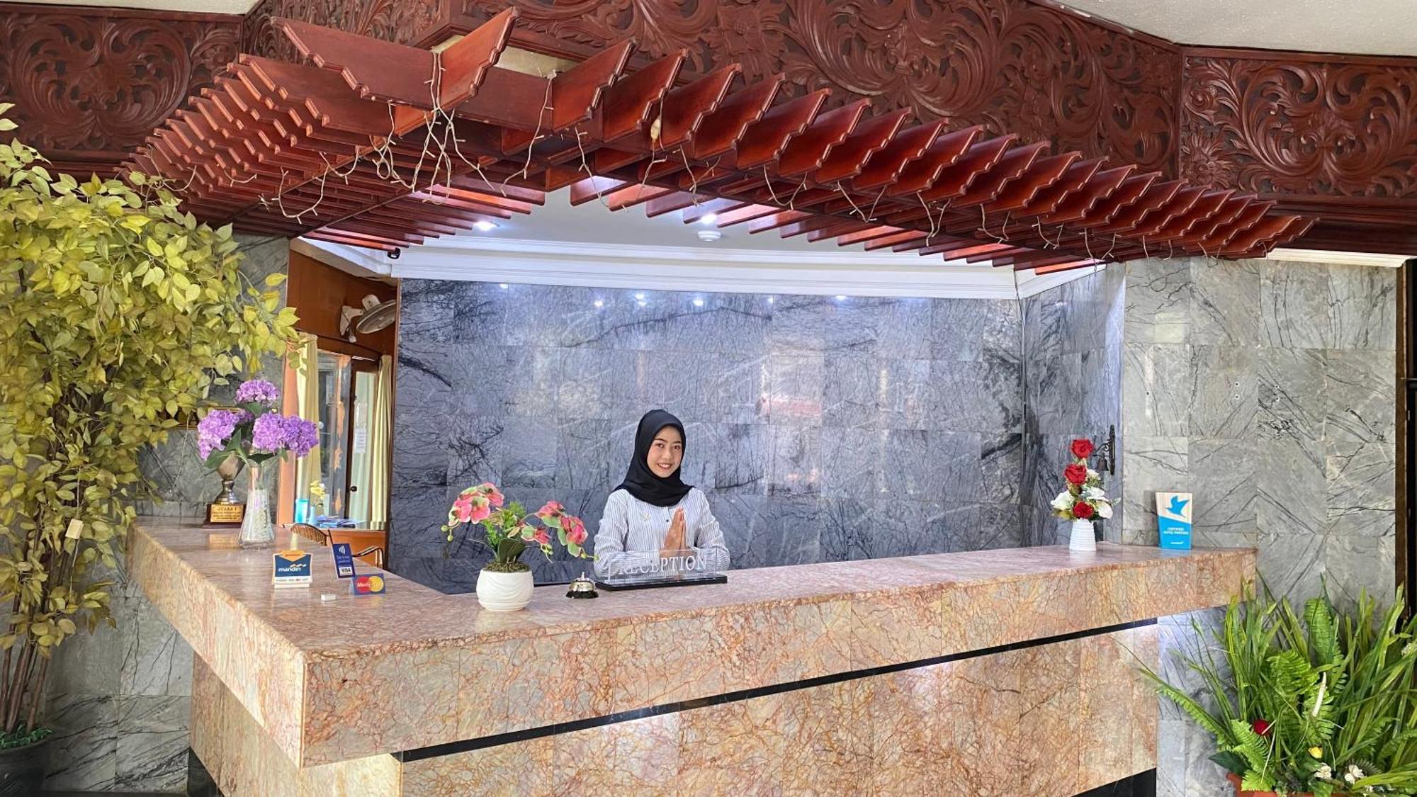 Mas Graha Hotel Pekanbaru Exterior photo
